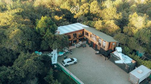 Medellin Other | Duerme En Un Avión