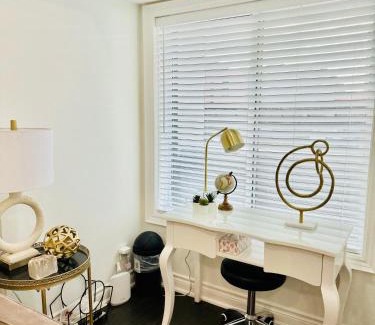 Davenport Apartment | Dufferin Serenity Suite