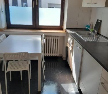 Mittelmeiderich Apartment | Duisburg Studio by TM