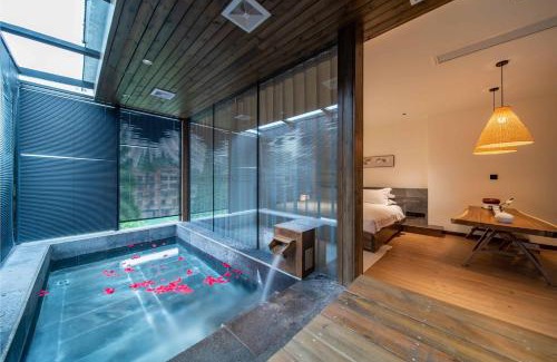 Dujiangyan Hotel | Dujiangyan Irrigation Project Puruna Hot Spring Hotel Panda Valley Store