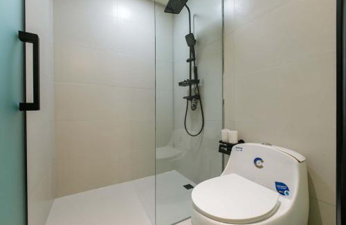 Dujiangyan Hotel | Dujiangyan Whispering Wind Hot Spring Resort Homestay(Near HSR Station)