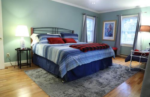 Durham House | Duke Forest Gem! 3br, Sleeps 7