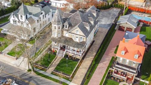 Cape May House | Duke Of Windsor