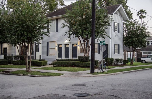 Neartown Apartment | Duke's Montrose Manor 02! Downtown, Medical Center ⭐️⭐️⭐️⭐️⭐️