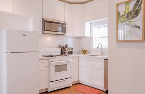 Neartown Apartment | Duke's Montrose Manor A! Downtown, Medical Center ⭐️⭐️⭐️⭐️⭐️