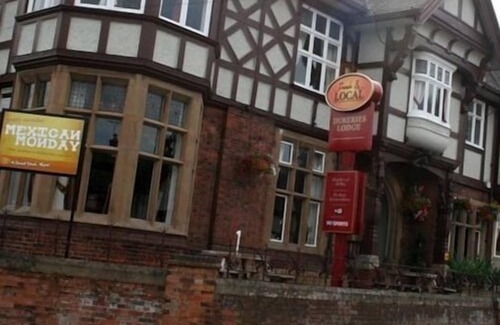Edwinstowe Hotel | Dukeries Lodge Hotel