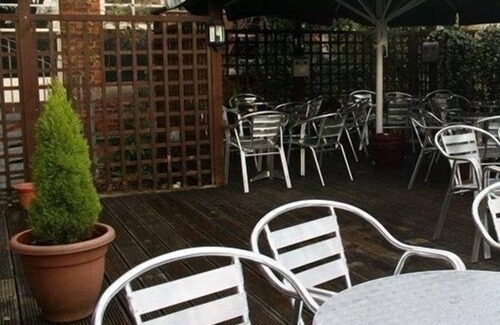Edwinstowe Hotel | Dukeries Lodge Hotel