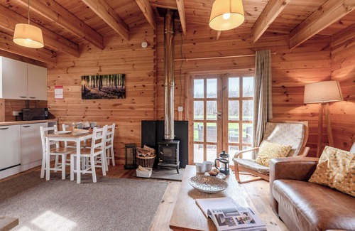 Kneesall Cottage | Dukes Wood - UKC2193