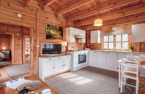Kneesall Cottage | Dukes Wood - UKC2193