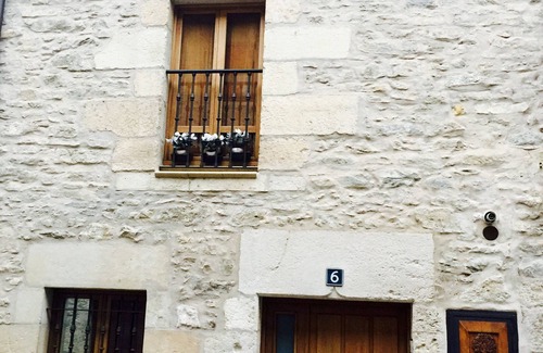 Alegria-Dulantzi House | DULANTZIKO Arbola. An old house. A modern home