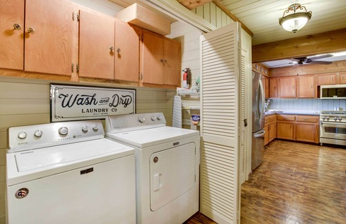 Theriot House | Dularge Grand Villa - Steps to Marina + Fishing!