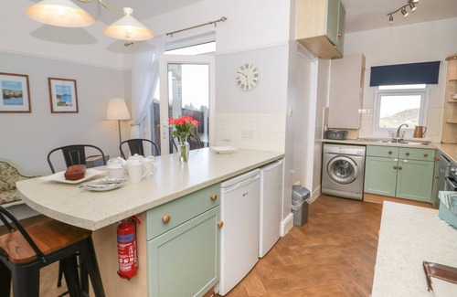 Llandudno Junction Cottage | DULAS, pet friendly, character holiday cottage in Llandudno Junction