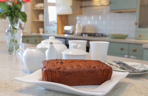 Llandudno Junction Cottage | DULAS, pet friendly, character holiday cottage in Llandudno Junction
