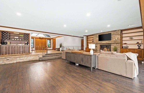 Billings Park House | Duluth/Superior Escape-up to 26 guests-Indoor Pool