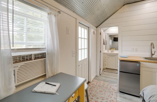 Allegan Apartment | Dumont Lake Studio: Boat, Fish & Unwind!