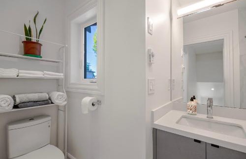 West Side Villa | Dunbar Brand-new laneway house