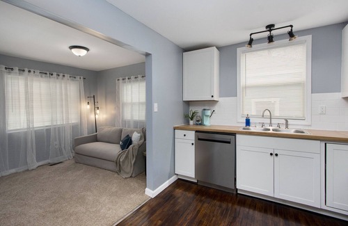 Battle Creek House | Duncan Home Cozy & Updated: 10 mins to Downtown