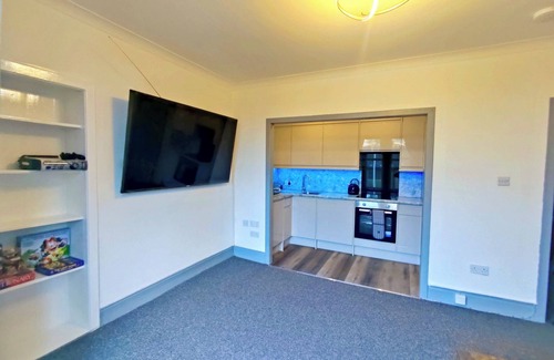 Murthill Apartment | Dundee Football Stadium ApartmentnCozy 2 bedroom Apartment - Sleeps 5 guests