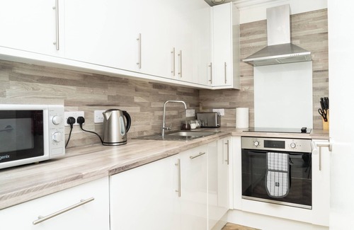 Glenisla Apartment | Dundee Luxury 4-Bedroom Townhouse *Free Parking