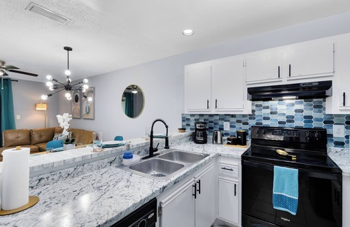 Titusville Apartment | *Dune Dream* *NASA*, Pool, BBQ, Gym, Arcade, Patio