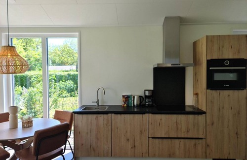 Egmond-Binnen House | Dune lodge directly against the dunes for 4 persons. Near the Beach. Alkmaar Cheese Market.