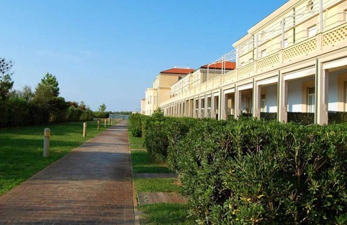 Calambrone Apartment | Dune residence Regina-Elena, private beach access, sea view - vacation apartment with