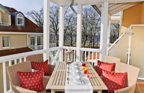 Ostseebad Kuhlungsborn Apartment | Dünenschloss - 2-24 with W-LAN - Dünenschloss with swimming pool and sauna in the Ostseeallee & # 4