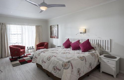 Colchester Cabin | Dungbeetle River Lodge