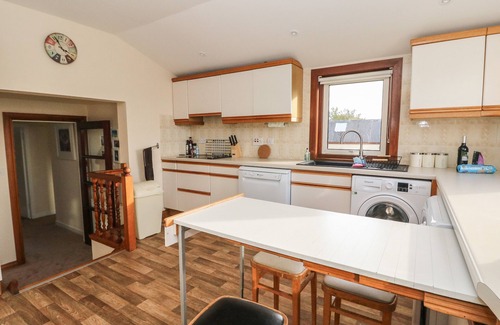 Mallaig House | DUNIRA, pet friendly, character holiday cottage in Mallaig