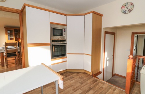 Mallaig House | DUNIRA, pet friendly, character holiday cottage in Mallaig