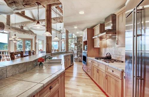 Baldy Mountain House | Dunkin Hill Lodge Holiday home