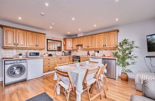 Portrush Apartment | Dunluce Park 4 ~ Stunning and Spacious Coastal Gem!