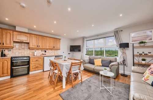 Portrush Apartment | Dunluce Park 4 ~ Stunning and Spacious Coastal Gem!