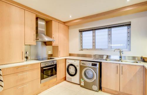 Clifton Villa | Dunmore Skies