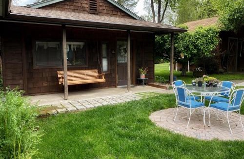 Grants Pass Apartment | DunMovin’ Oregon