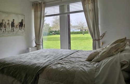 Dunmow House | Dunmow 1-Bed Cabin Sleeps 4 10 mins to Stansted