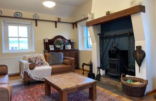 Ballycastle House | Dunnaglea Cottage, Ballintoy
