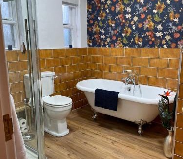 Ballycastle House | Dunnaglea Cottage, Ballintoy