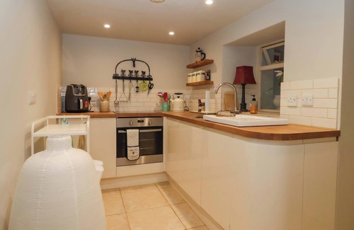 Westow House | DUNNING, THE MOUNT, pet friendly, character holiday cottage in York