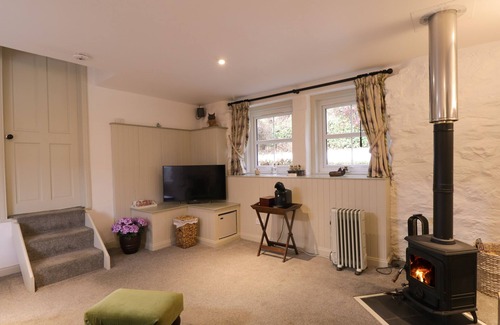 Lewiston Cottage | DUNOLLIE HOUSE, family friendly in Drumnadrochit, Loch Ness