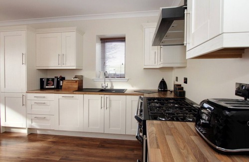 Lewis and Harris Cottage | DUNRAVEN, family friendly, with open fire in Stornoway