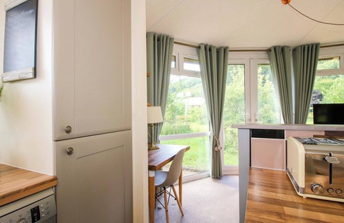 Montgomery Cottage | DUNROMIN, pet friendly, with a garden in Montgomery