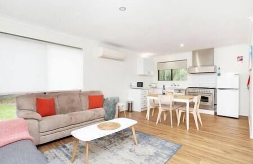 Quindalup House | Dunsborough Cosy Cottage
