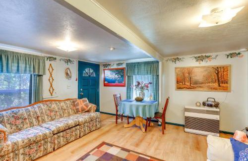 Dunsmuir Apartment | Dunsmuir Apartment about 17 Mi to Mt Shasta Ski Park!