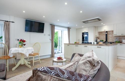 Clearbrook House | Dunstone Cottage