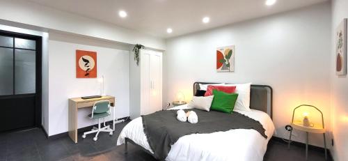 Athis-Mons Apartment | Duo : Ambiance rebelle et zen, proche RER C & Orly