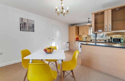 Raunds Apartment | Duplex-2 Bedroom Maisonette-Apartment-Ensuite