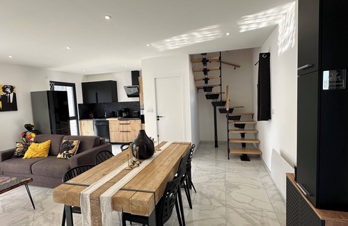 Douvaine Apartment | Duplex 80m2, Le Refuge du Léman, lake and mountains, for 6 people