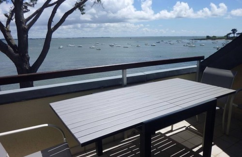 Kervoyal Apartment | Duplex apartment, feet in the water