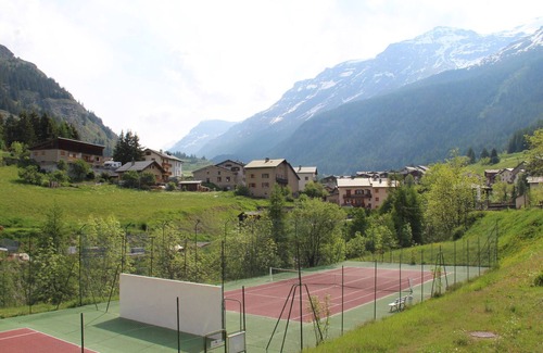 Lanslevillard Apartment | Duplex apartment for 6 with parking in Val Cenis